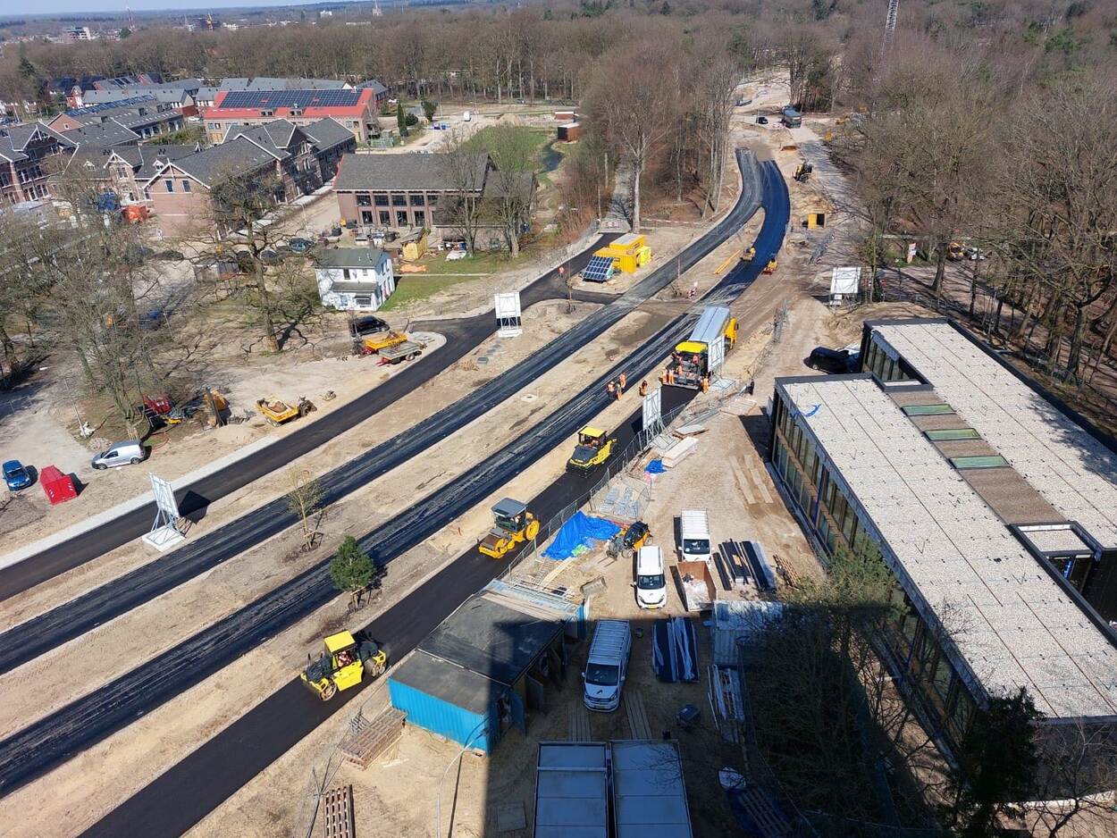 Luchtfoto van werkzaamheden op de voormalige kazerneterreinen in Ede