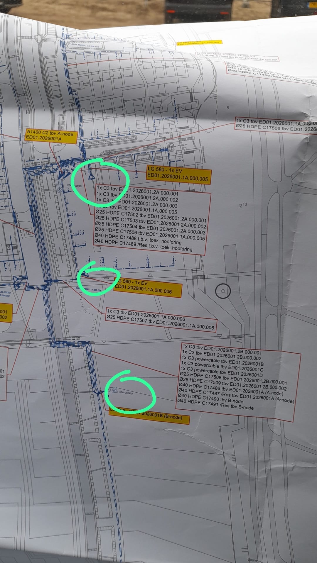 Werktekening met gemarkeerde kabel- en leidinglocaties voor Veluwse Poort Ede
